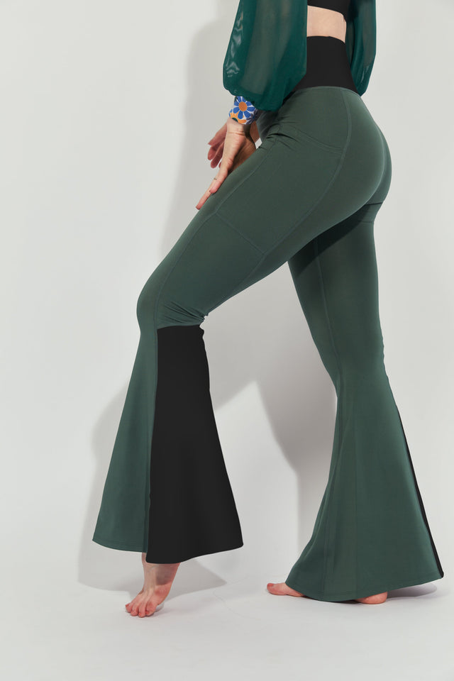 Melissa Becraft SS23 Comeback Green/Black Flare Leggings - SewSewYou